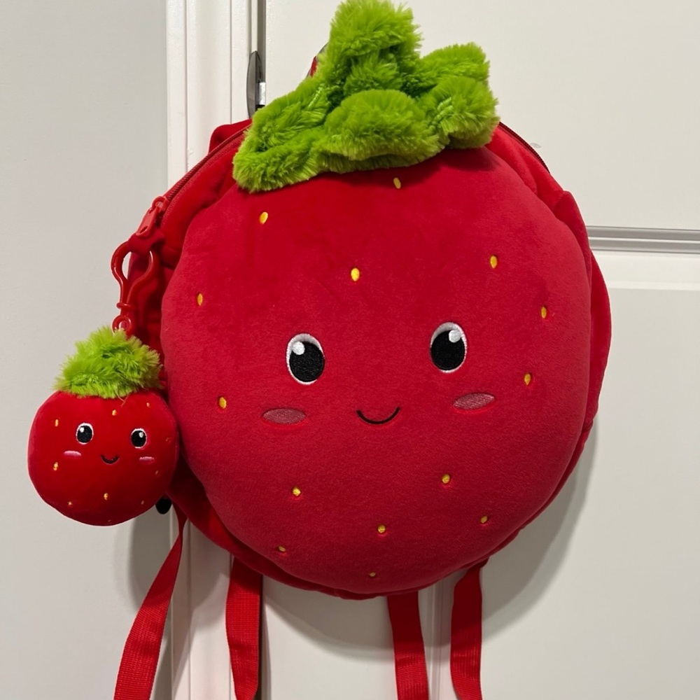 YUMYUM STRAWBERRY SMOOCHY PALS BACKPACK WITH KEYCHAIN